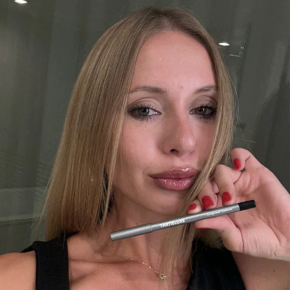Final 3 hours 50% off:🌸 Longwear Eyeliner - Lightweight and Waterproof